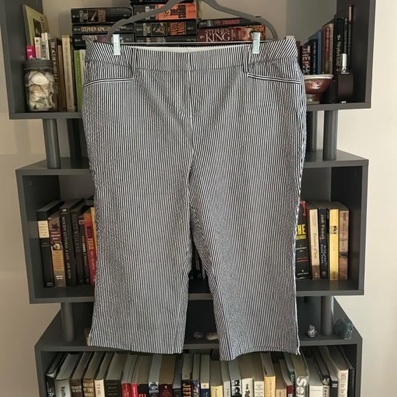 18P Lane Bryant seersucker cropped pants - Picture 1 of 3